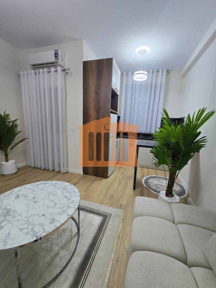 APARTAMENT 1+1 NE SHKEMB TE KAVAJES, PER SHITJE !