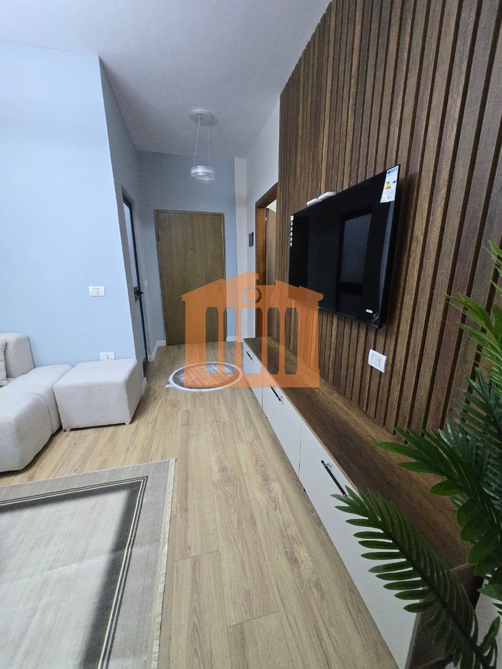 APARTAMENT 1+1 NE SHKEMB TE KAVAJES, PER SHITJE !