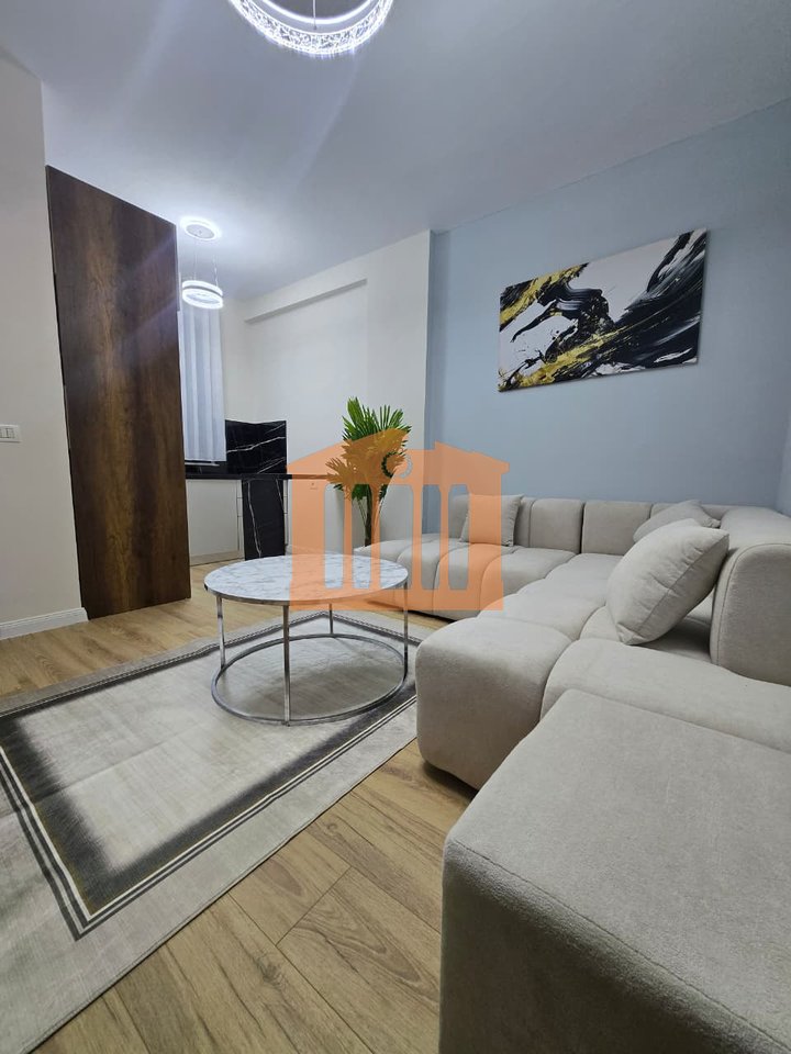 APARTAMENT 1+1 NE SHKEMB TE KAVAJES, PER SHITJE !