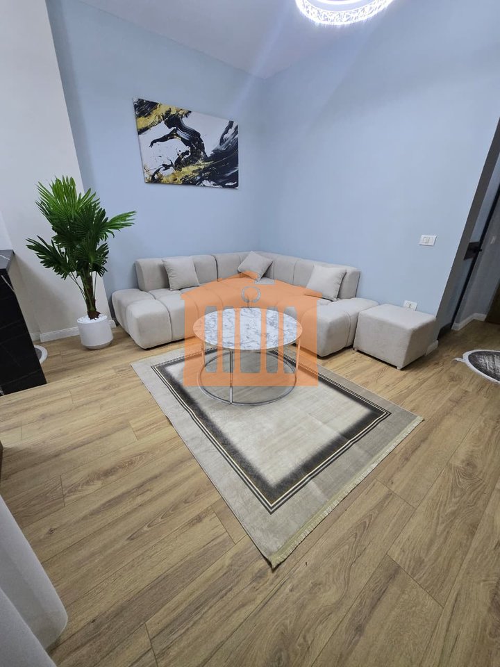 APARTAMENT 1+1 NE SHKEMB TE KAVAJES, PER SHITJE !