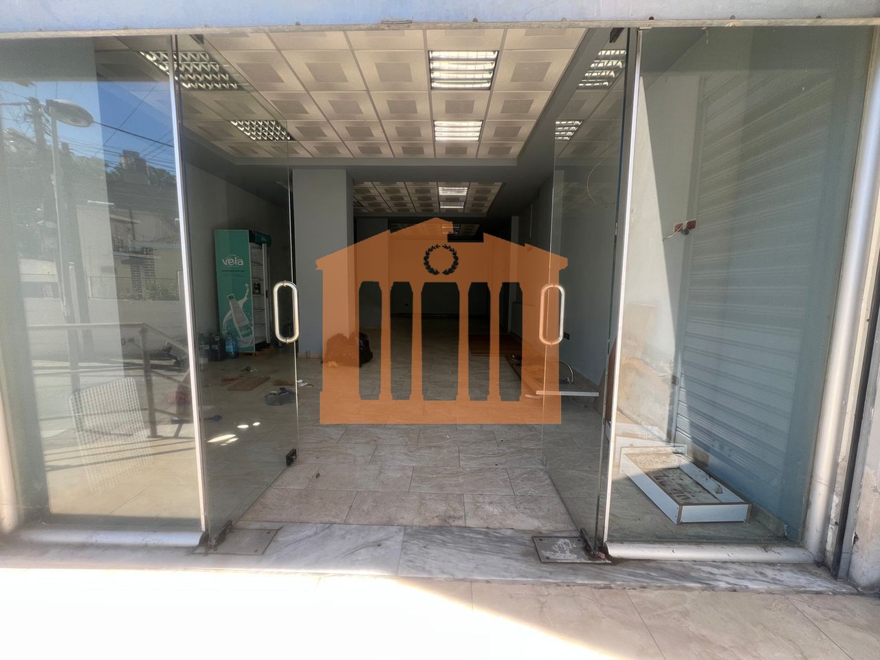 AMBIENTE COMMERCIALE IN CENTRO - DURAZZO, IN AFFITTO!