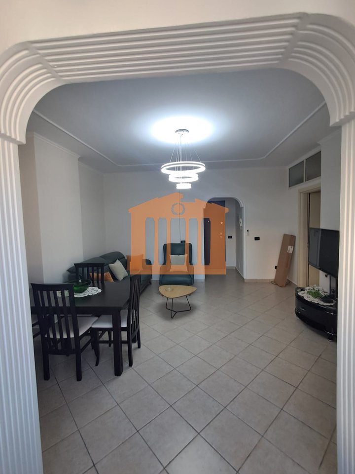Appartamento 1+1 nel centro di Durazzo, in affitto!