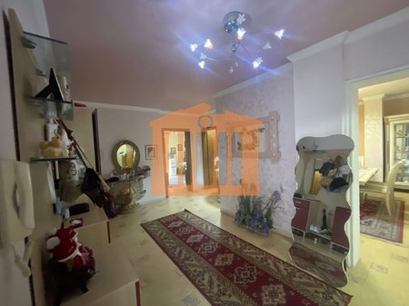 APARTAMENT 3+2+2 TE MUZEU I DESHMOREVE DURRES,PER SHITJE!