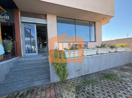 SPAZIO COMMERCIALE A VOLLGA, IN AFFITTO!