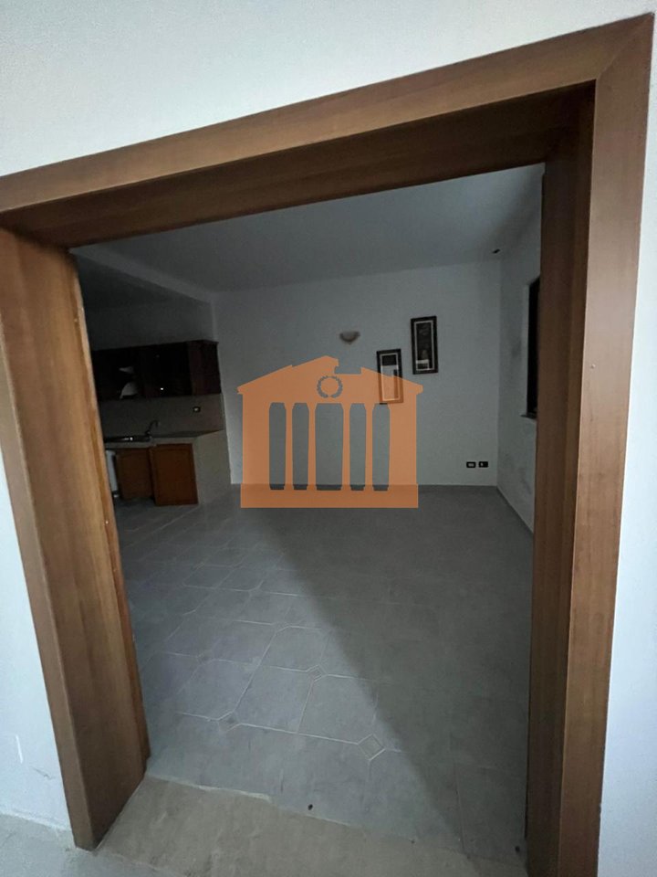 VILE 2-KATESHE TEK VILA ZOGUT DURRES, PER SHITJE !