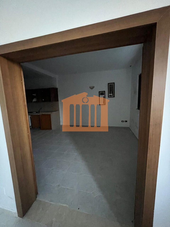 VILE 2-KATESHE TEK VILA ZOGUT DURRES, PER SHITJE !