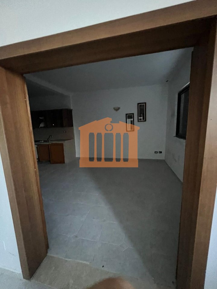 VILE 2-KATESHE TEK VILA ZOGUT DURRES, PER SHITJE !