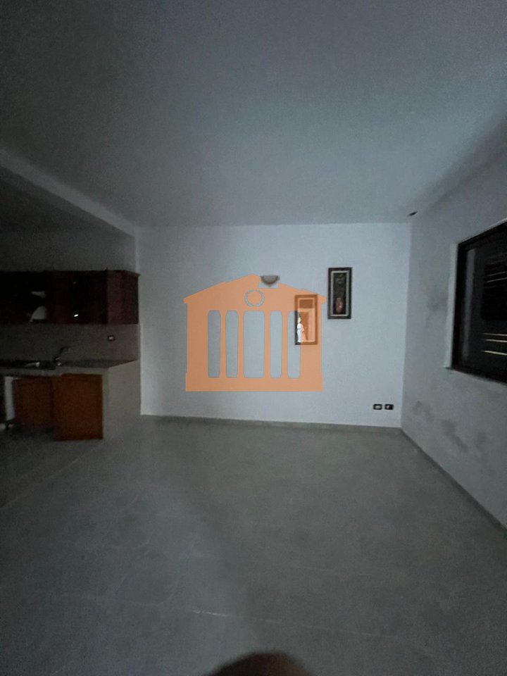 VILE 2-KATESHE TEK VILA ZOGUT DURRES, PER SHITJE !