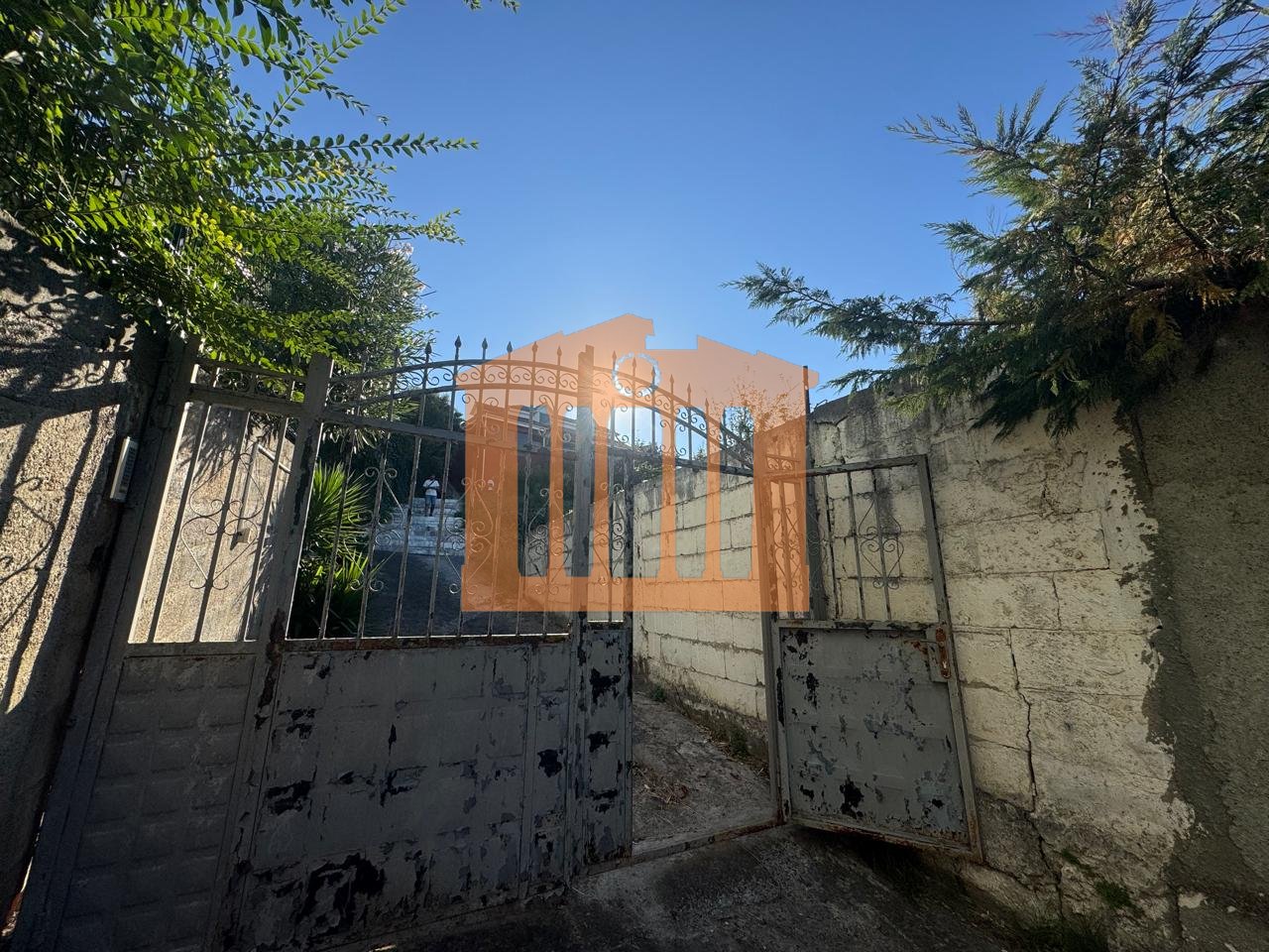 VILE 2-KATESHE TEK VILA ZOGUT DURRES, PER SHITJE !