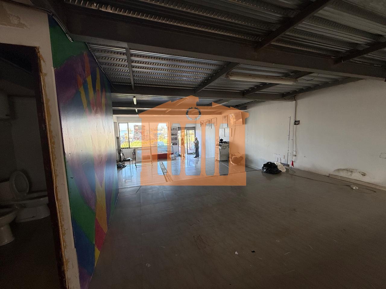 SPAZIO COMMERCIALE A VOLLGA, IN AFFITTO!