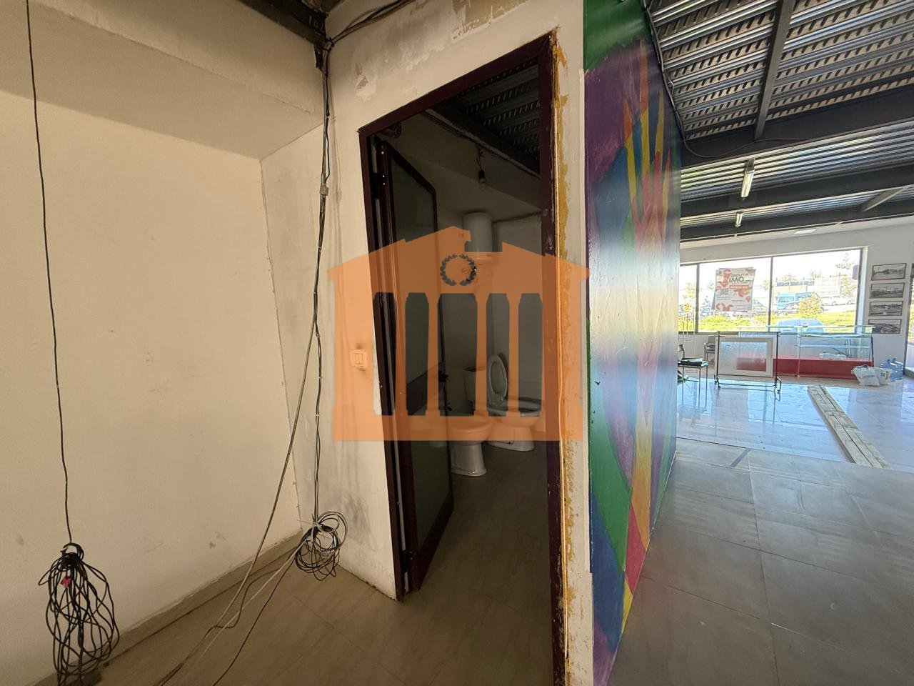 SPAZIO COMMERCIALE A VOLLGA, IN AFFITTO!