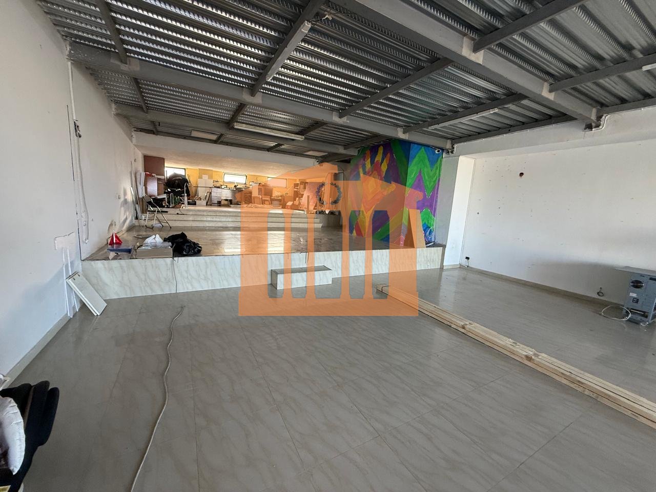 SPAZIO COMMERCIALE A VOLLGA, IN AFFITTO!