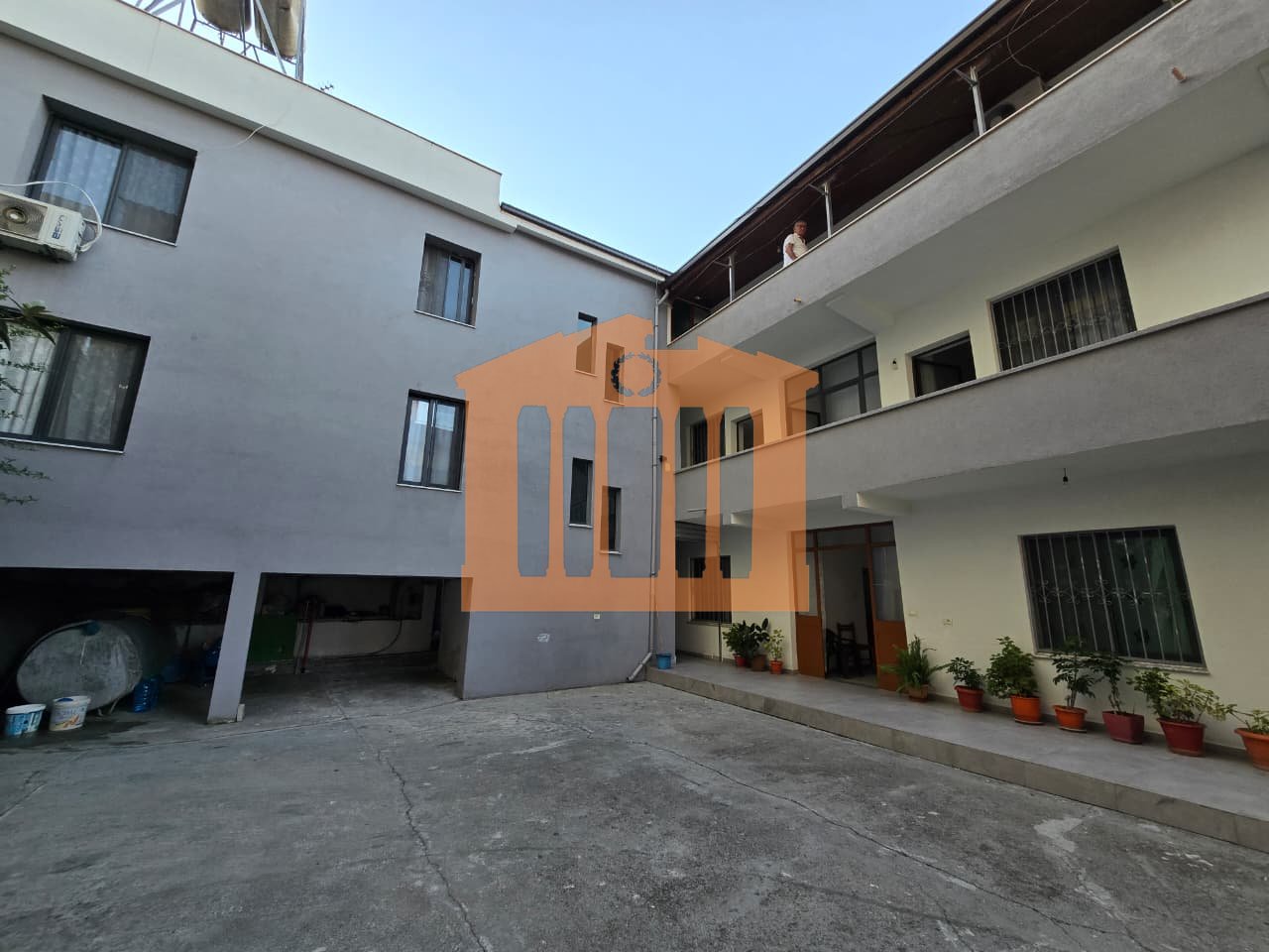 MINI HOTEL NE PLAZH - DURRES, PER SHITJE!