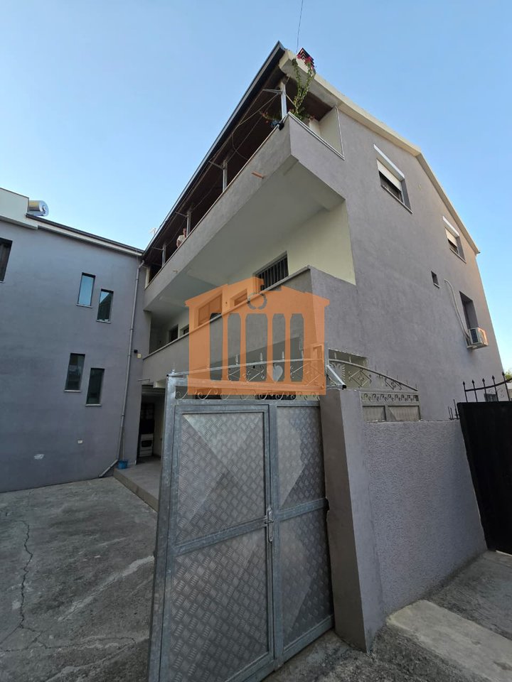 MINI HOTEL NE PLAZH - DURRES, PER SHITJE!