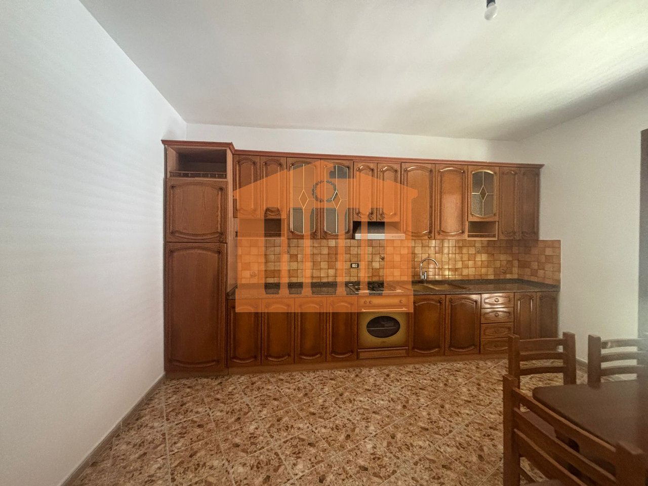 KATI I DYTE I NJE VILE 3 KATSHE NE SPITALL, PER  QIRA!