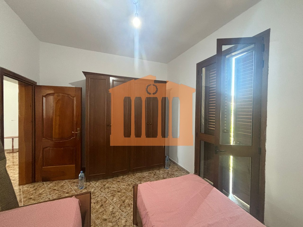 KATI I DYTE I NJE VILE 3 KATSHE NE SPITALL, PER  QIRA!