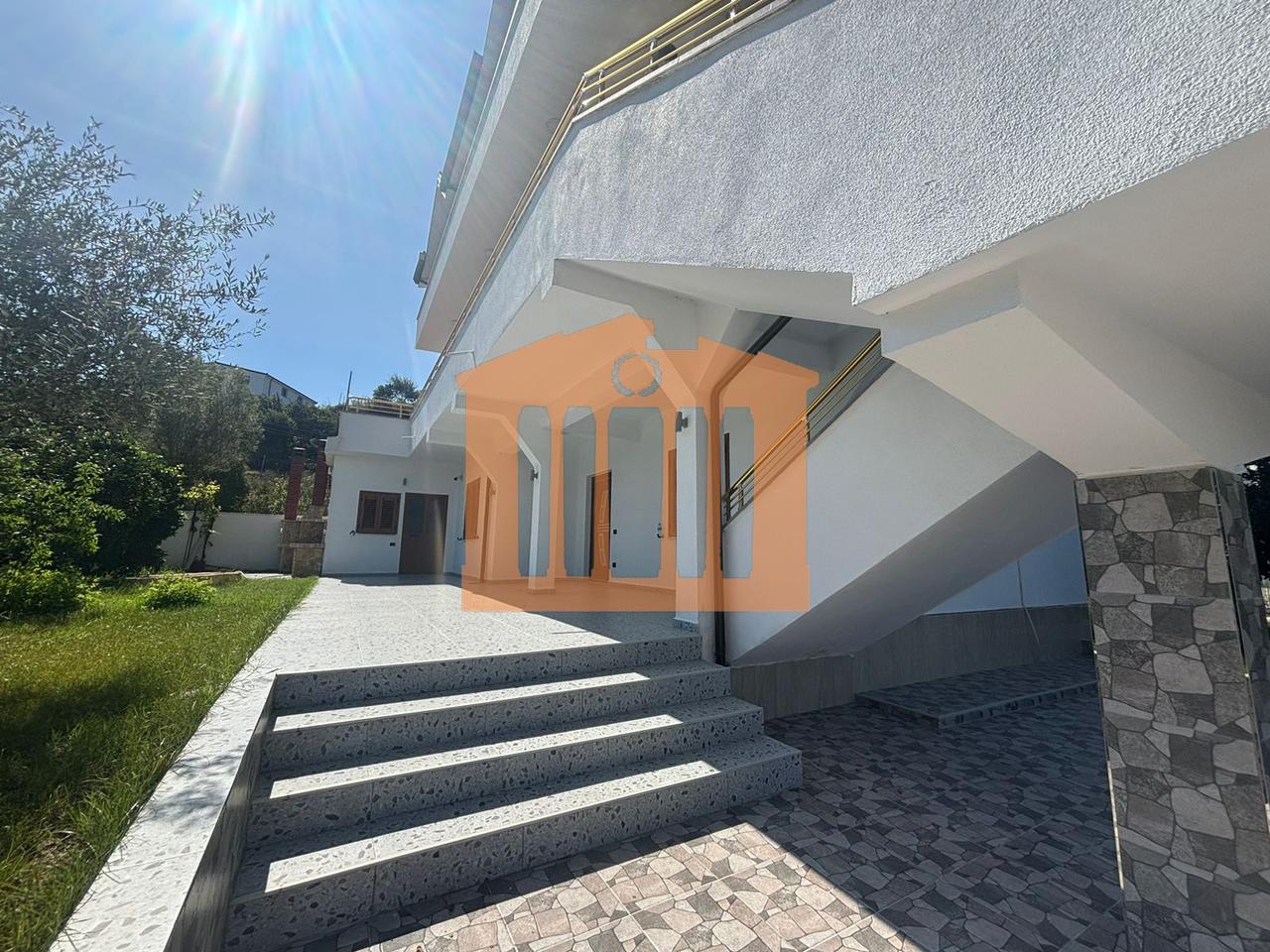 KATI I DYTE I NJE VILE 3 KATSHE NE SPITALL, PER  QIRA!