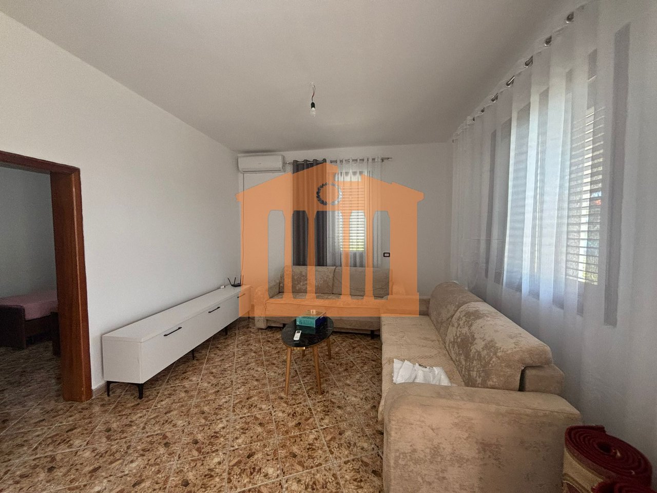 KATI I DYTE I NJE VILE 3 KATSHE NE SPITALL, PER  QIRA!