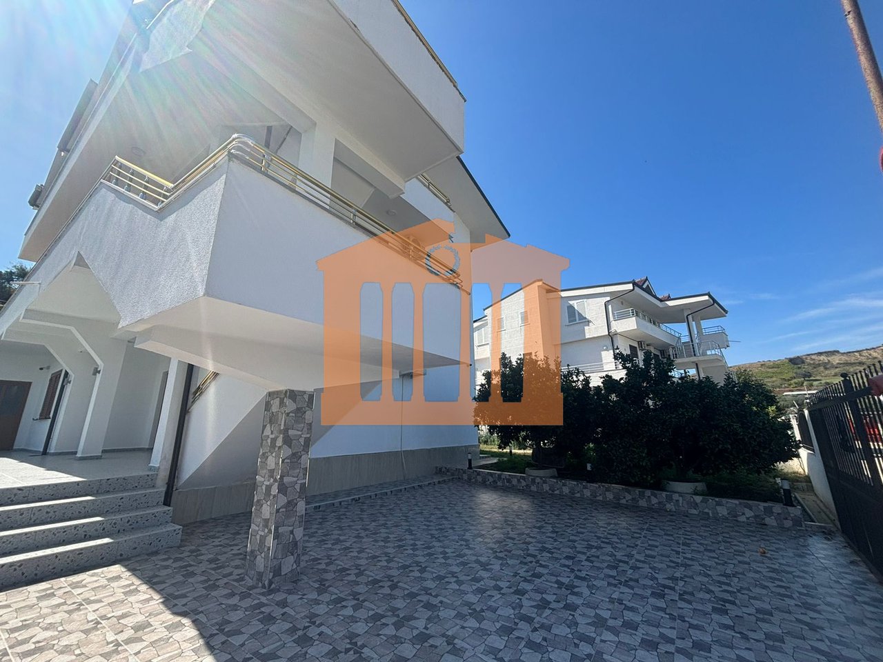 KATI I DYTE I NJE VILE 3 KATSHE NE SPITALL, PER  QIRA!