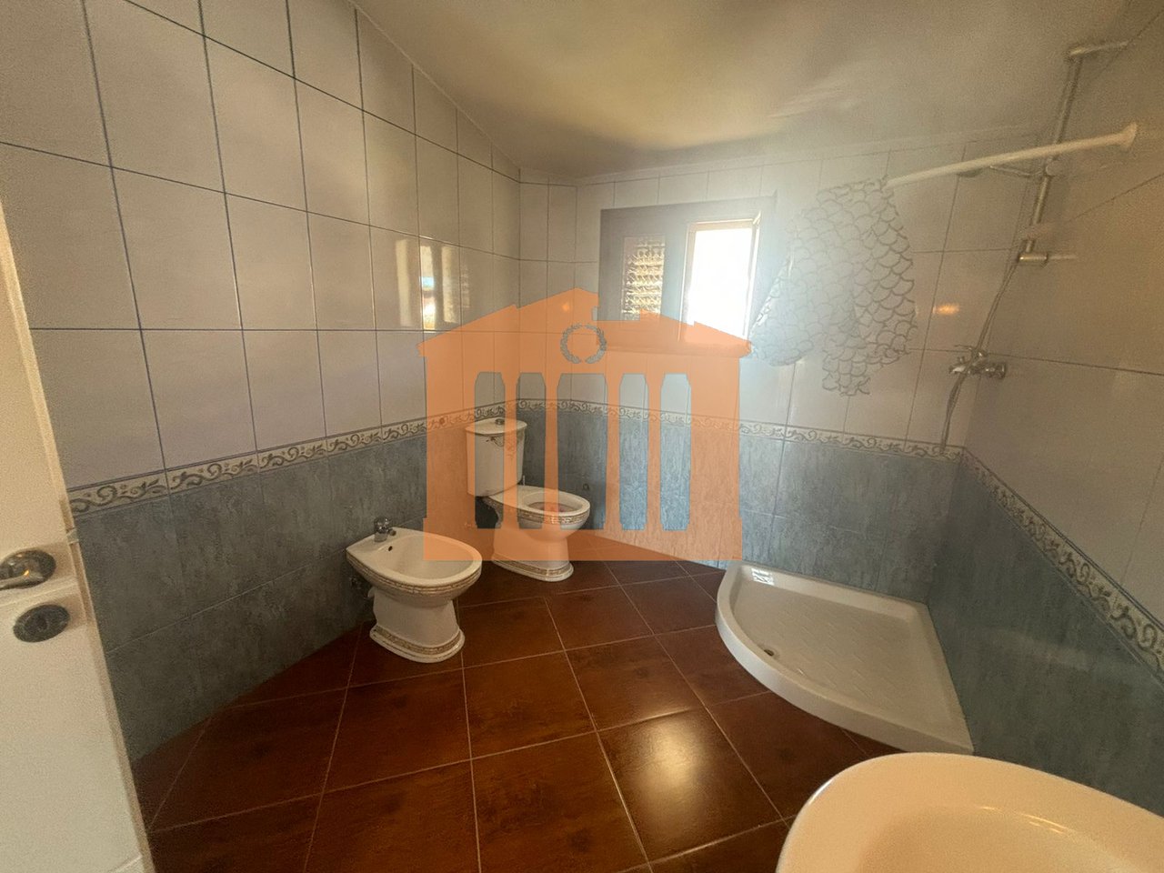 KATI I TRETEI NJE VILE 3 KATSHE NE SPITALL, ME QIRA!