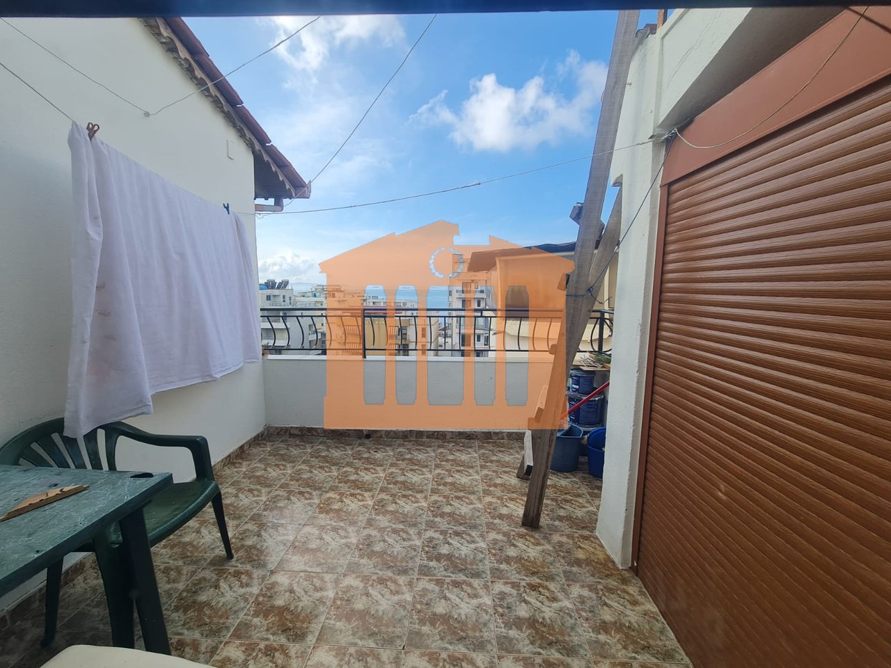 APARTAMENT 1+1  NE PLAZH -DURRES , PER QIRA!