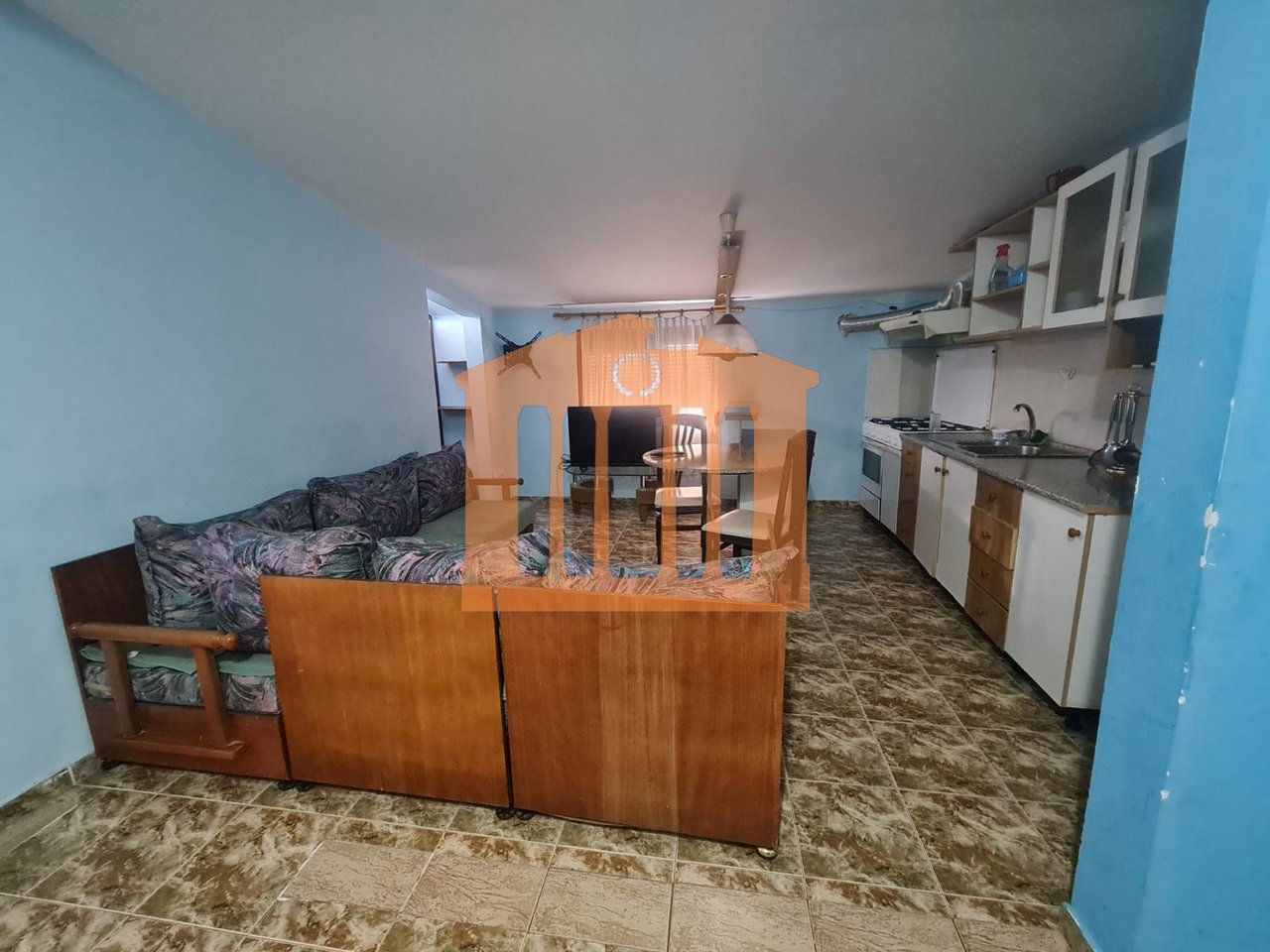 APARTAMENT 1+1  NE PLAZH -DURRES , PER QIRA!