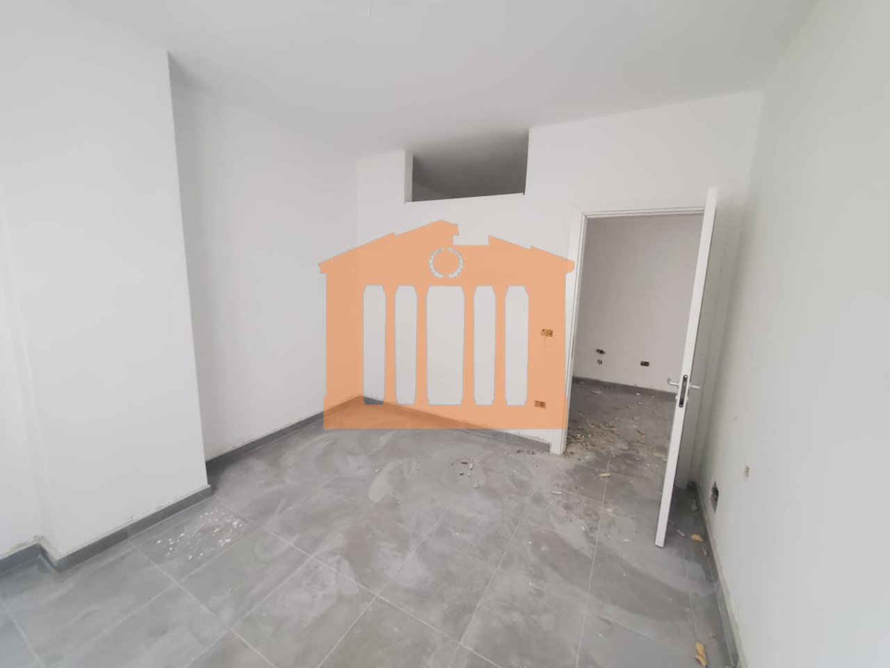 APPARTAMENTO 1+1 NE SPITALLE, DURAZZO IN VENDITA!