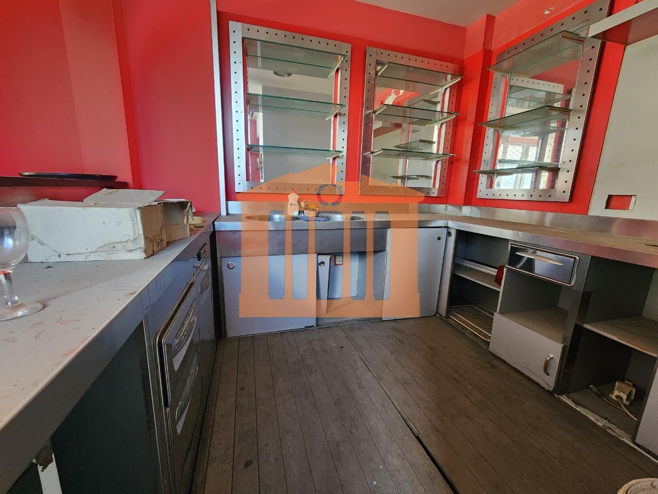 AMBIENT BIZNESI PRANE STATCIONIT TE TRENIT NE DURRES, PER QIRA!