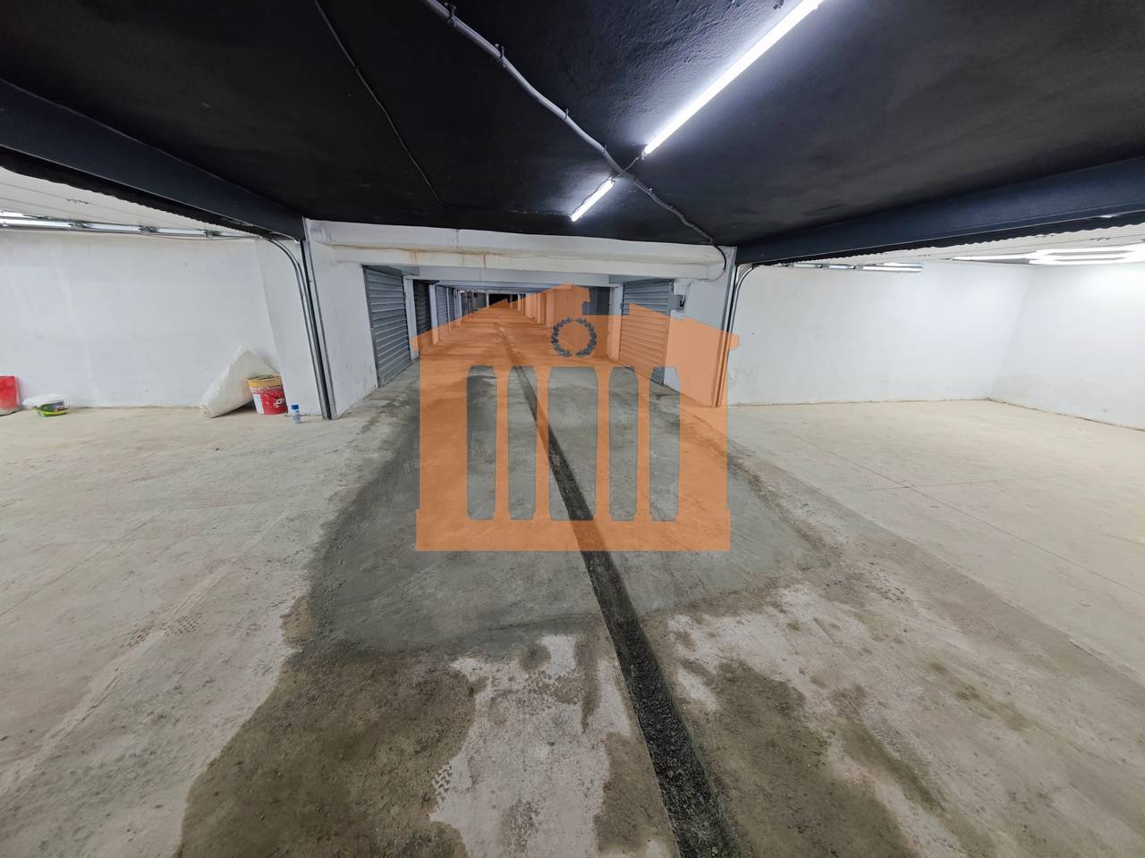 Garage for 2 cars in Durres center, for sale!