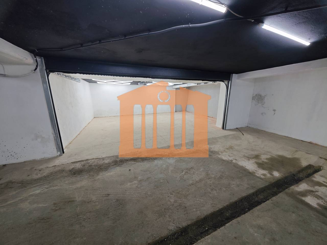 Garage for 2 cars in Durres center, for sale!