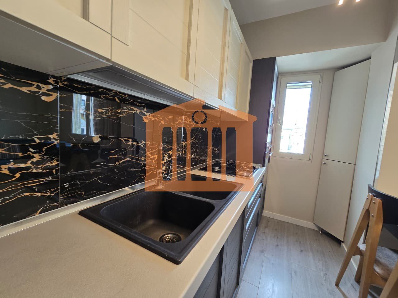 APARTAMENT 2+1 NE QENDER TE DURRESIT PER SHITJE !