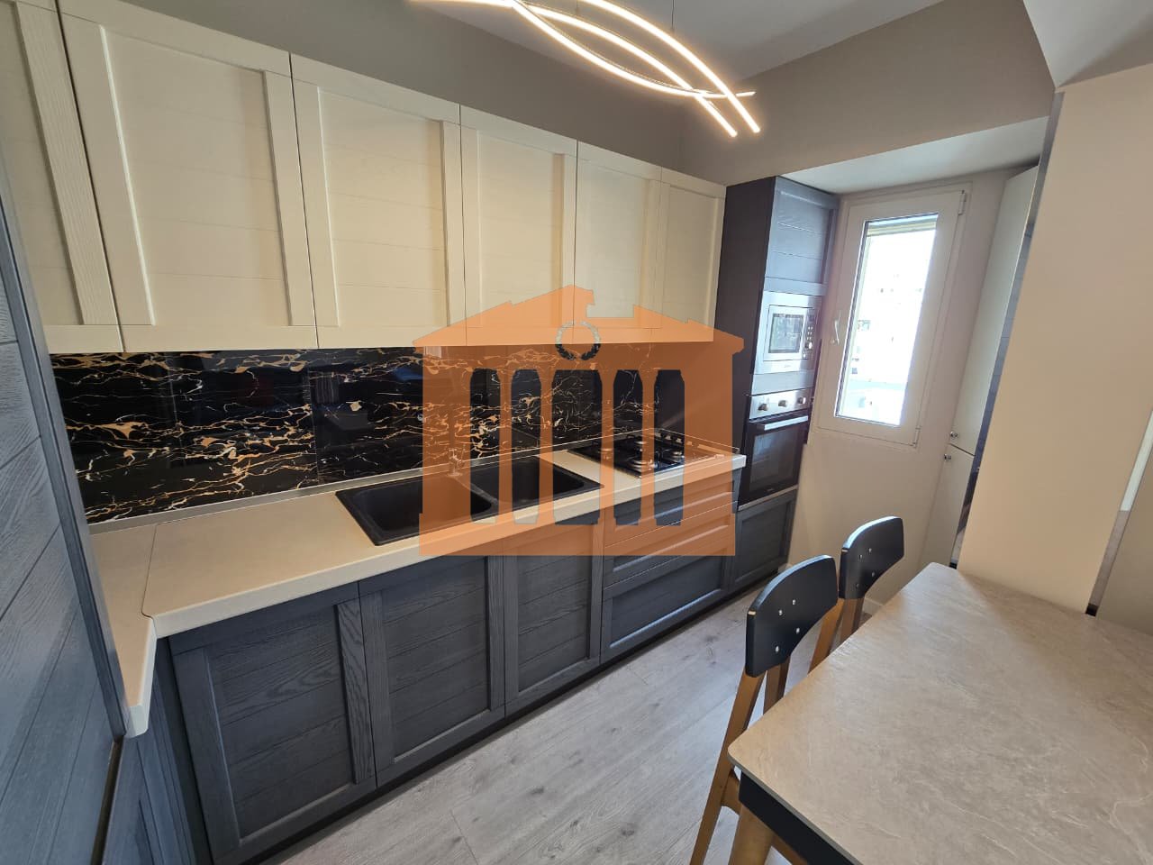 APARTAMENT 2+1 NE QENDER TE DURRESIT PER SHITJE !