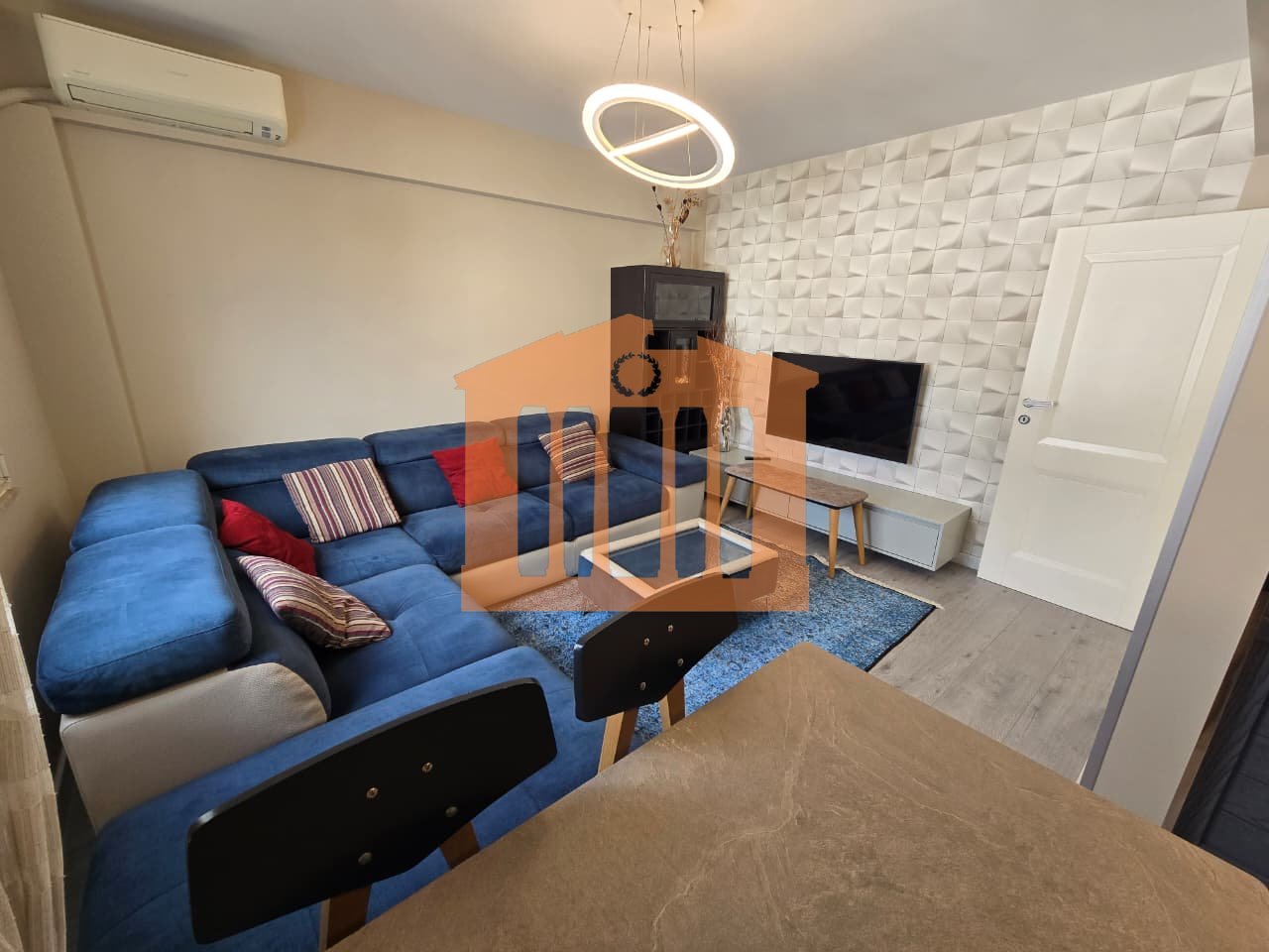 APARTAMENT 2+1 NE QENDER TE DURRESIT PER SHITJE !