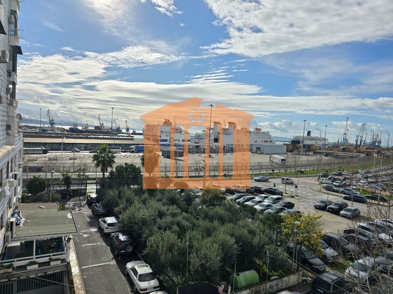 APARTAMENT 2+1 NE QENDER TE DURRESIT PER SHITJE !