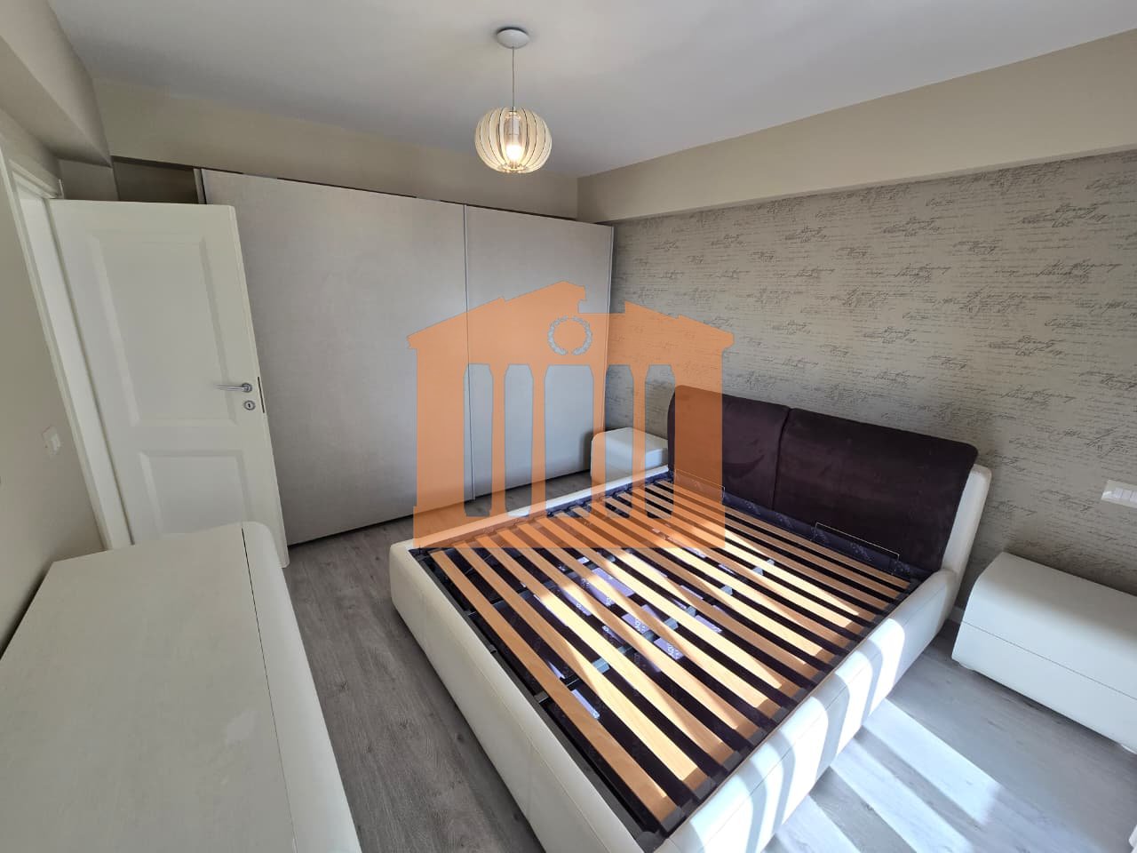 APARTAMENT 2+1 NE QENDER TE DURRESIT PER SHITJE !