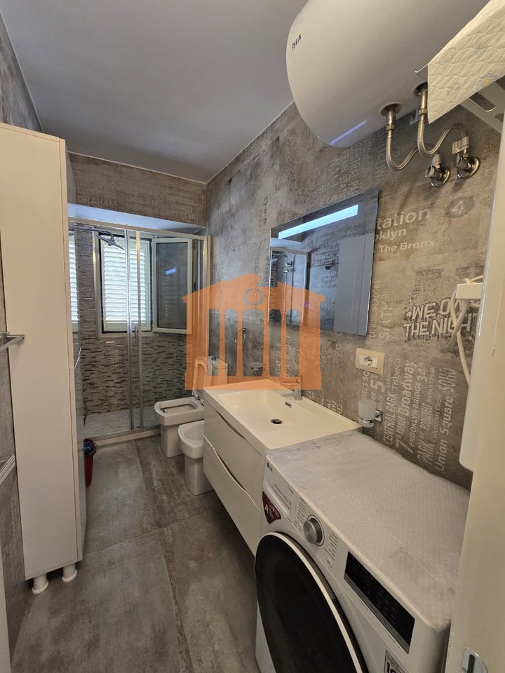 APARTAMENT 2+1 NE QENDER TE DURRESIT PER SHITJE !