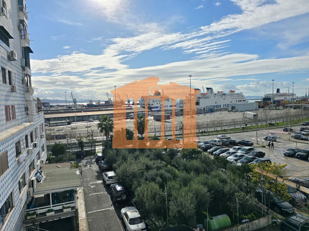 APARTAMENT 2+1 NE QENDER TE DURRESIT PER SHITJE !