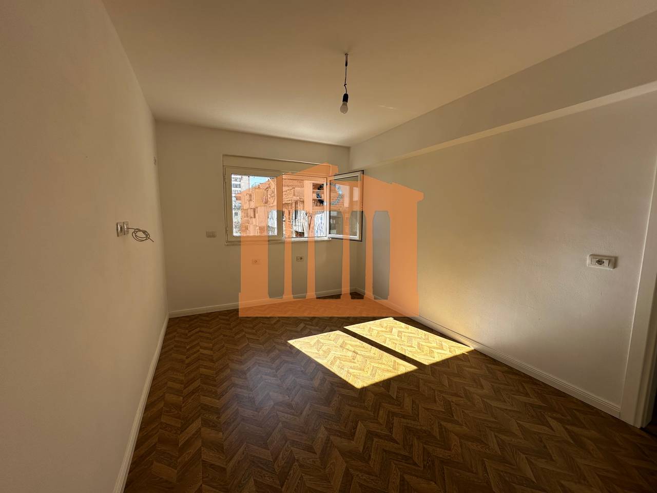 APARTAMENT 2+1 PRANE QENDRES SE DURRESIT, PER SHITJE !