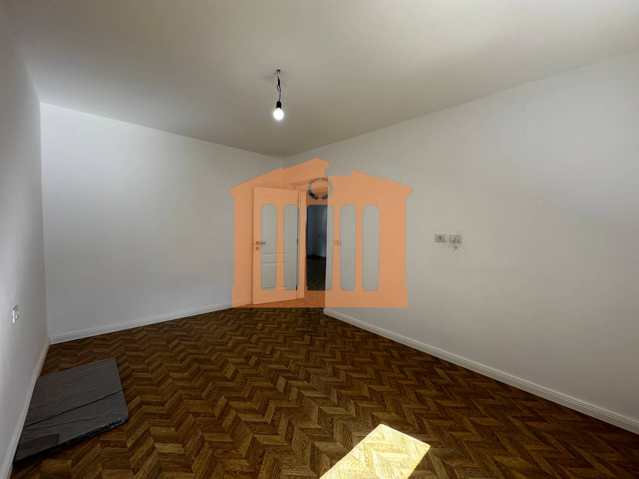 APARTAMENT 2+1 PRANE QENDRES SE DURRESIT, PER SHITJE !