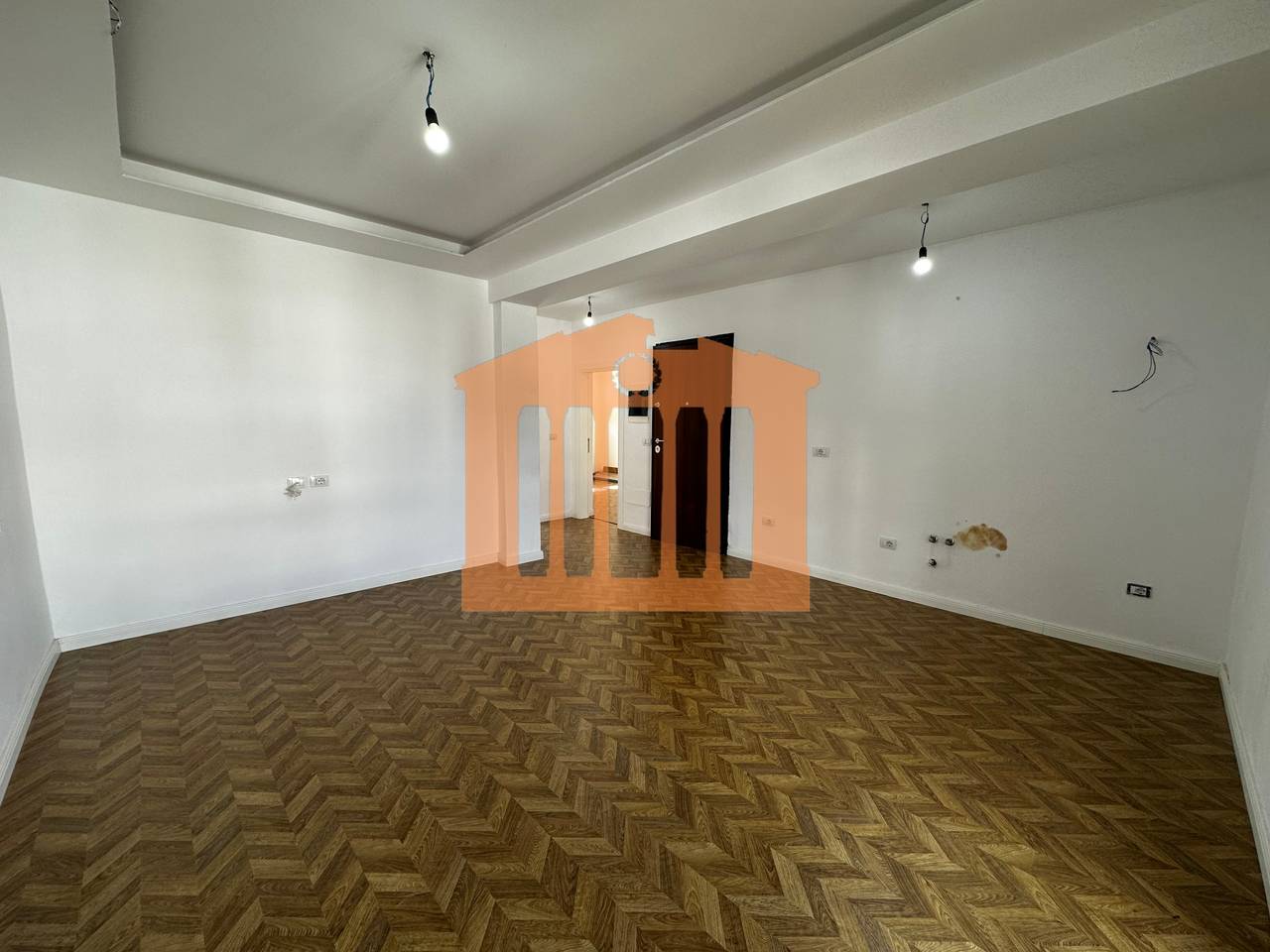 APARTAMENT 2+1 PRANE QENDRES SE DURRESIT, PER SHITJE !