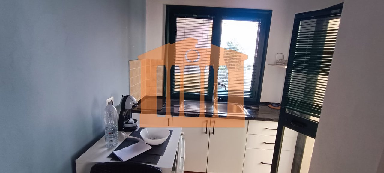 APART-HOTEL TEK SHKEMBI I KAVAJES, PER QIRA !