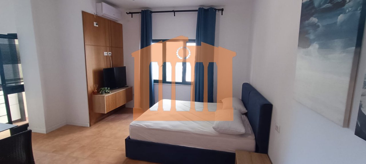 APART-HOTEL TEK SHKEMBI I KAVAJES, PER QIRA !