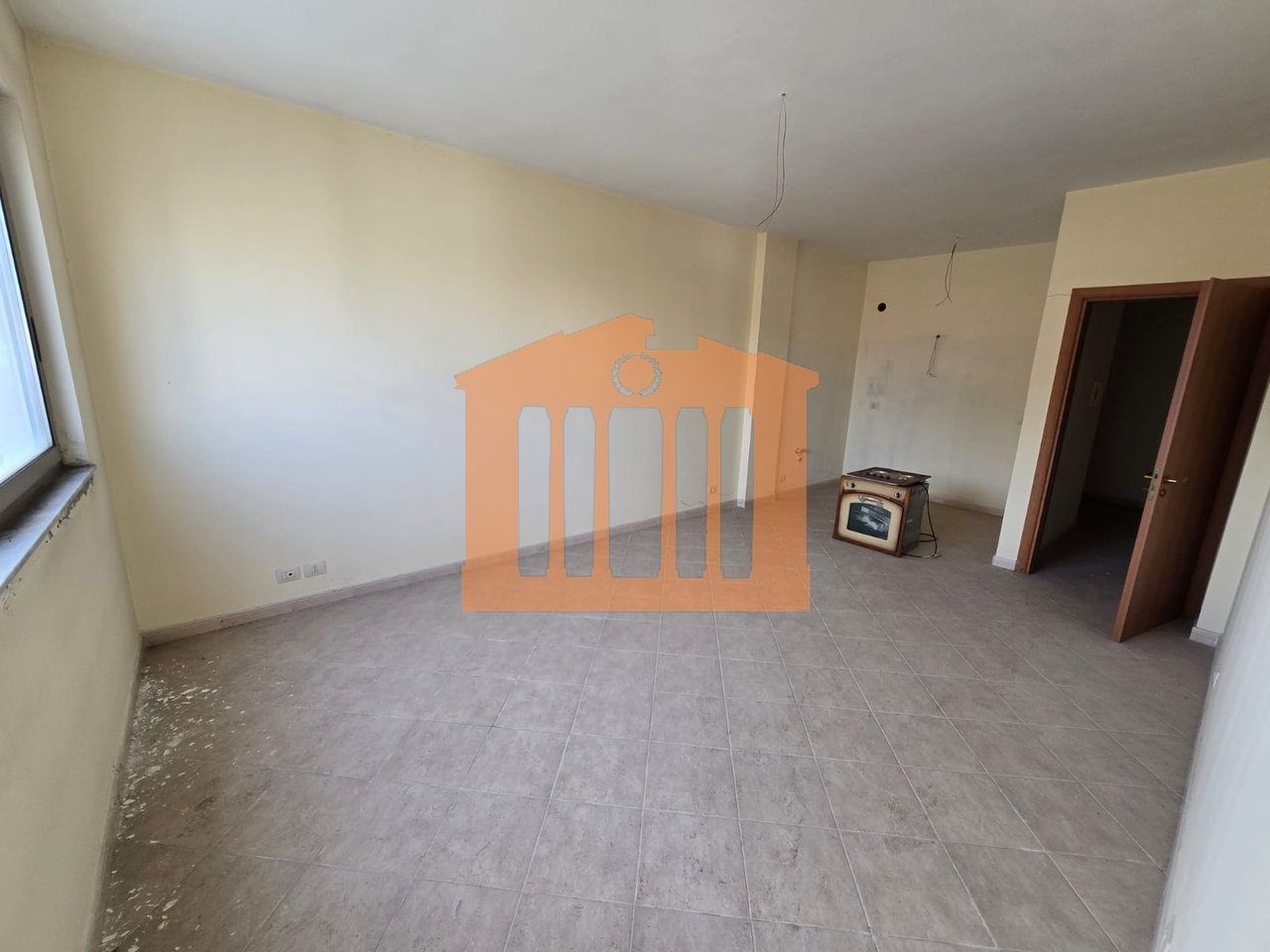 APARTAMENT 2+1+2 NE QENDER TE DURRESIT PER SHITJE !