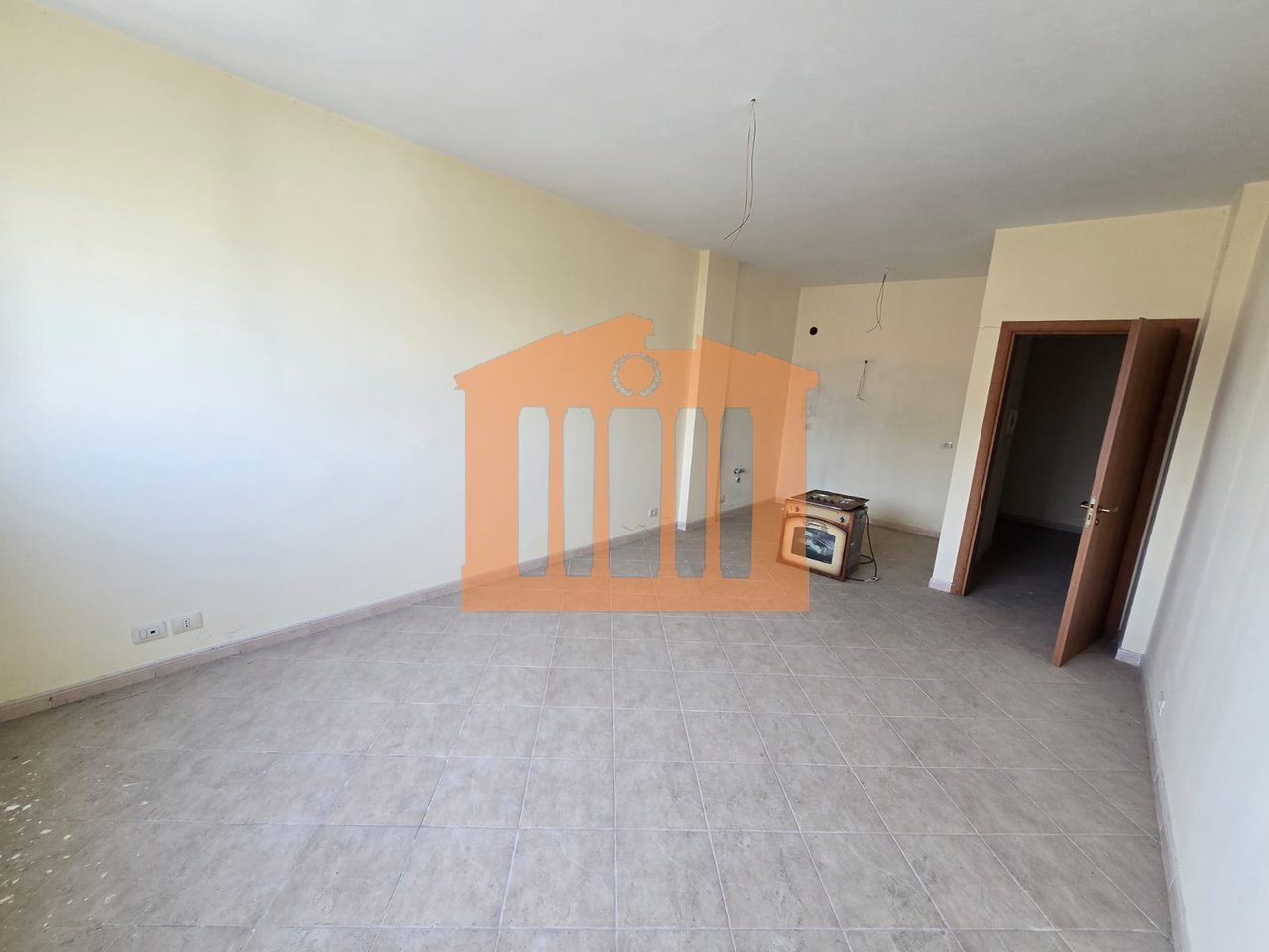 APARTAMENT 2+1+2 NE QENDER TE DURRESIT PER SHITJE !