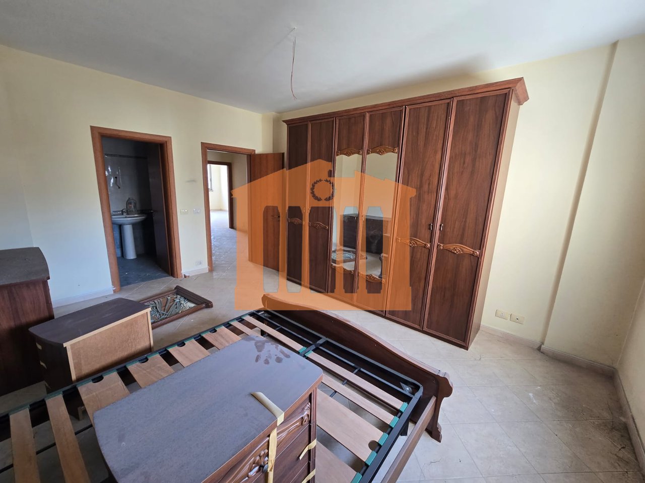 APARTAMENT 2+1+2 NE QENDER TE DURRESIT PER SHITJE !