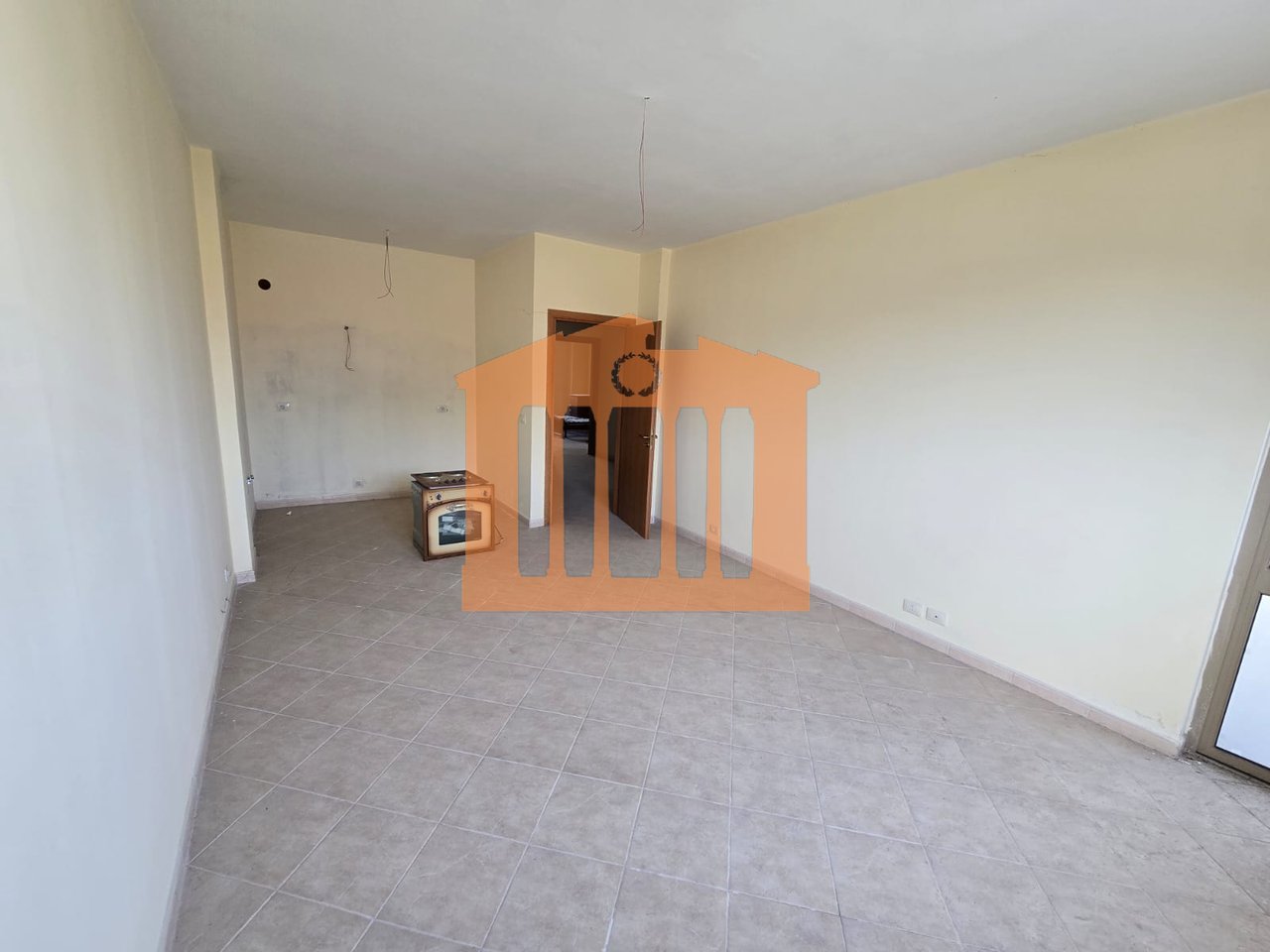 APARTAMENT 2+1+2 NE QENDER TE DURRESIT PER SHITJE !