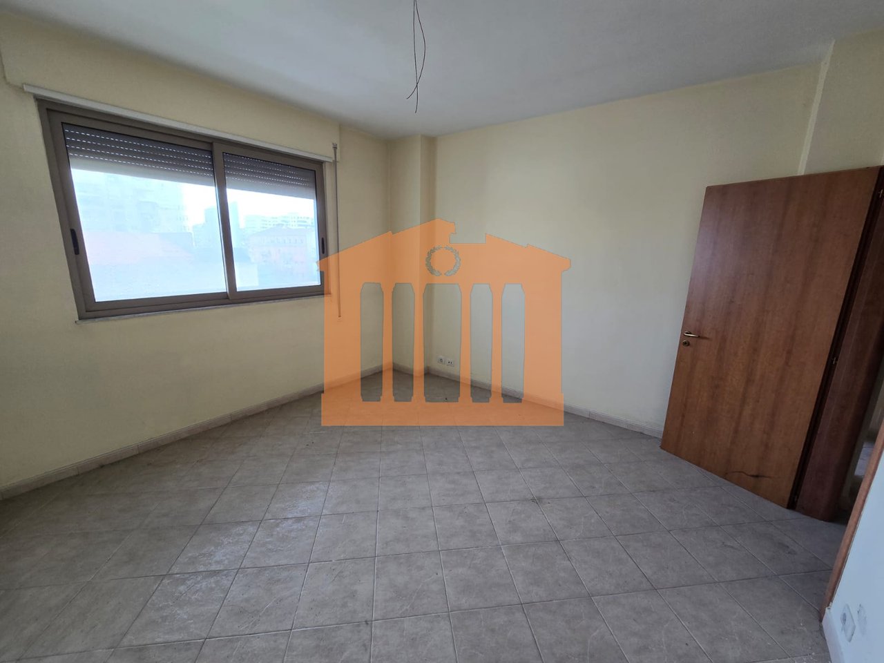 APARTAMENT 2+1+2 NE QENDER TE DURRESIT PER SHITJE !