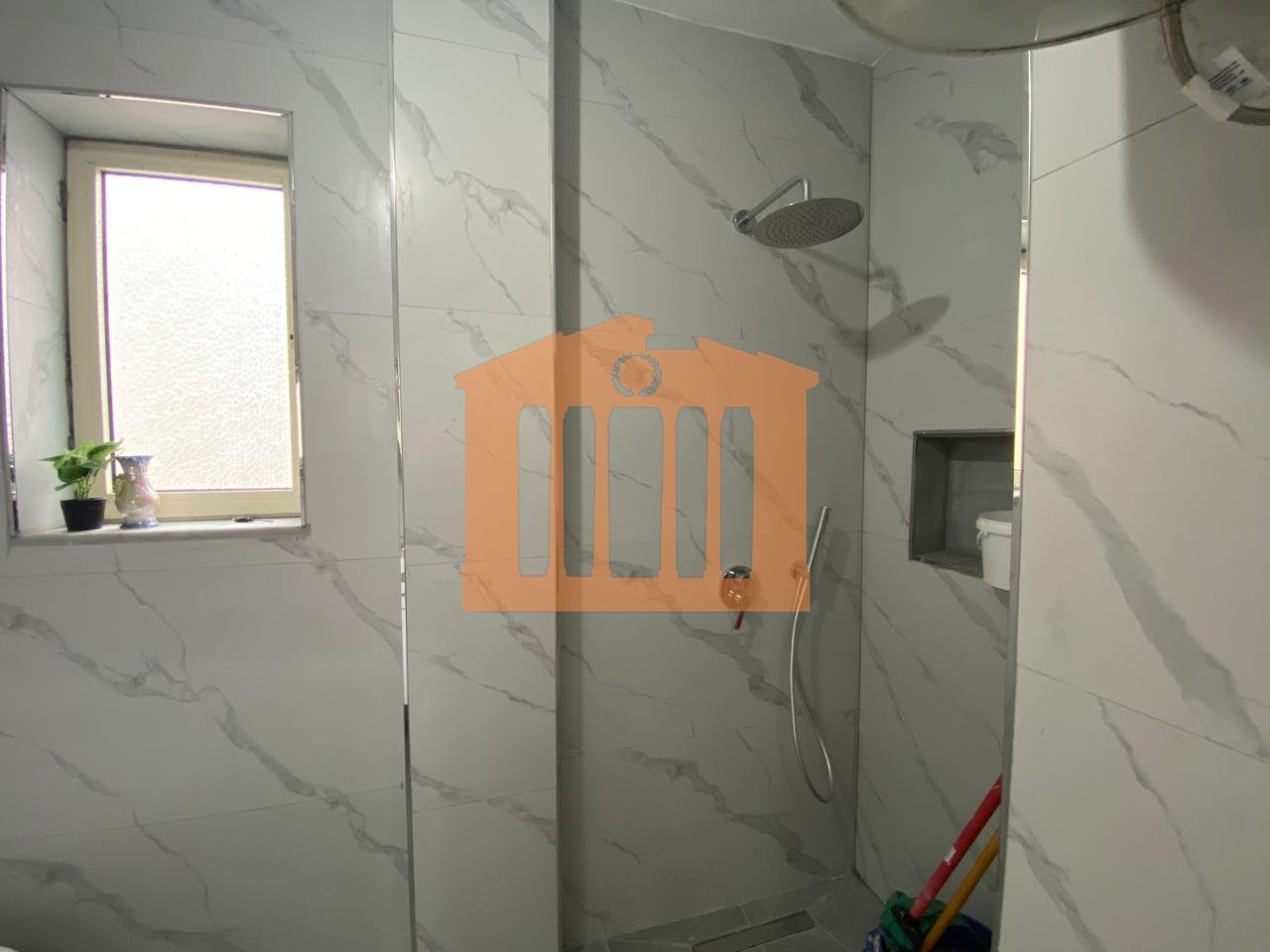 APARTAMENT 2+1+2 ME QIRA, NE DURRES!