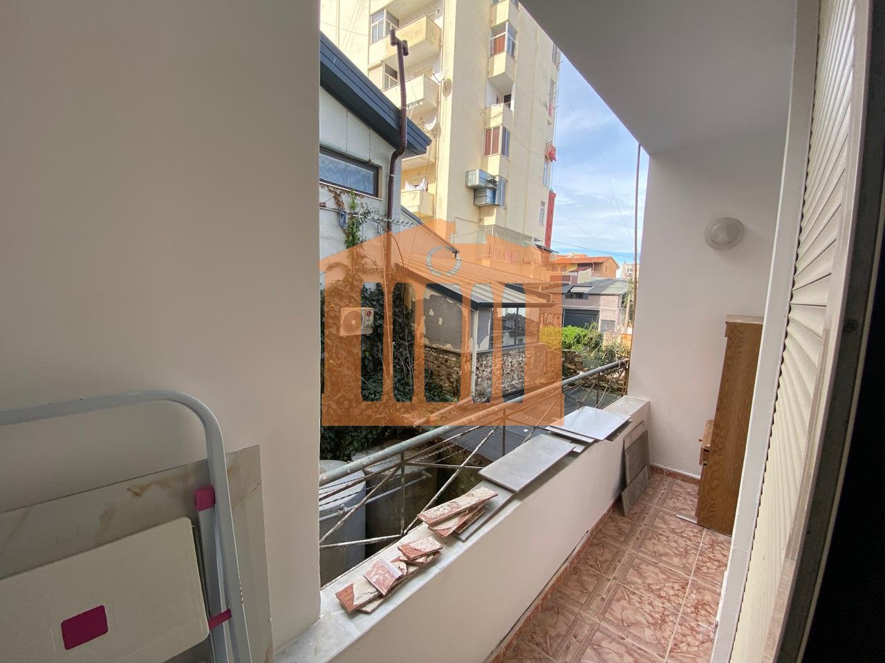 APARTAMENT 2+1+2 ME QIRA, NE DURRES!