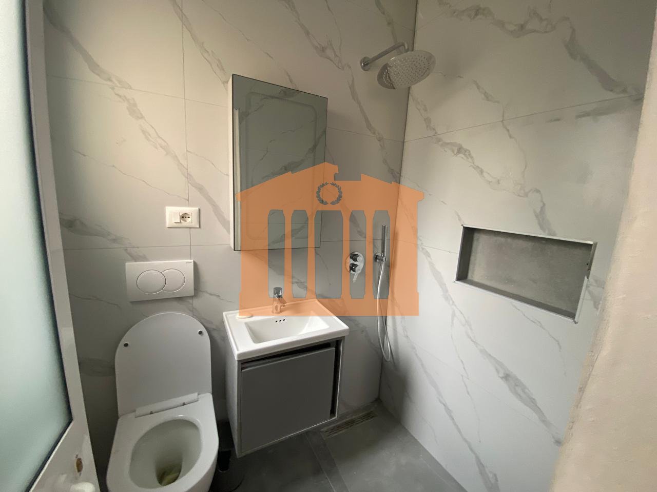 APARTAMENT 2+1+2 ME QIRA, NE DURRES!